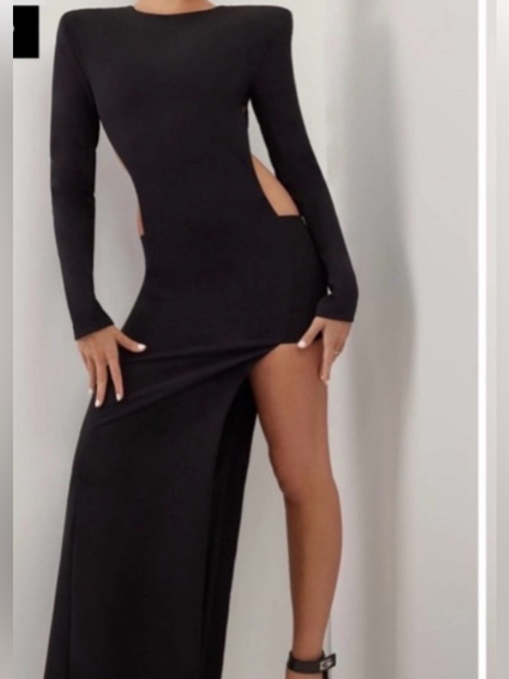 Heiress Beverly Hills
Black Cutout Maxi Dress Medium - Picture 3 of 14